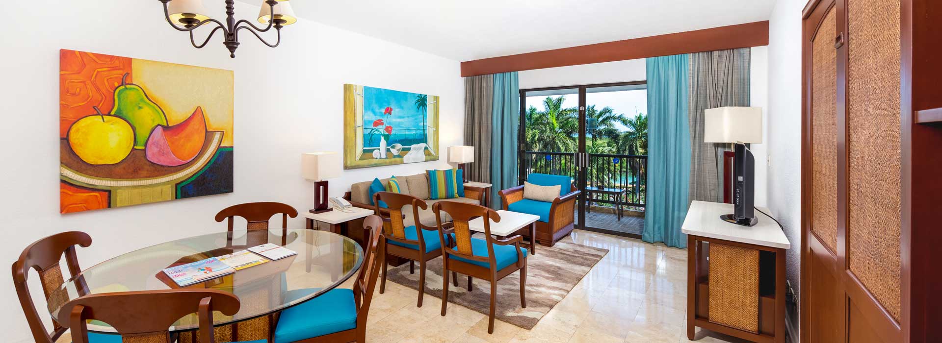 Cancun resort family suite